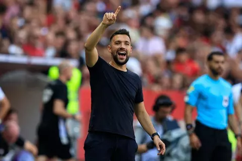 بعد موسم كارثي.. توتنهام يضع عينه على مدرب أياكس لخلافة بوستيكوجلو